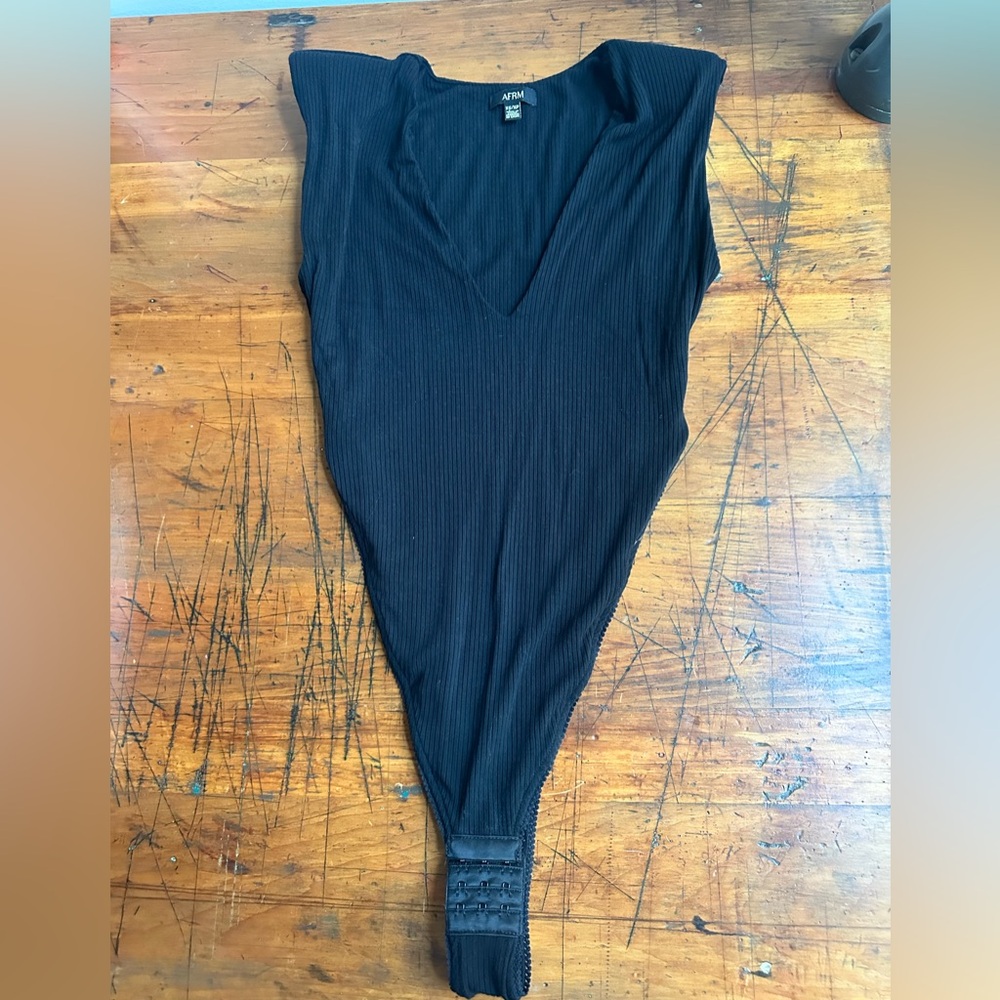 AFRM Black Ribbed V-neck Bodysuit with Shoulder Pads Size Extra Small